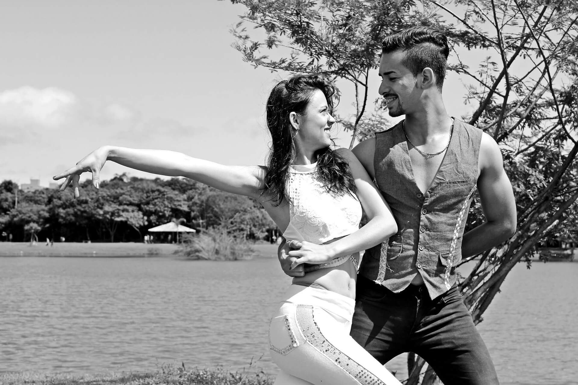 En este momento estás viendo ▷Bachata Tradicional O Bachata Sensual ➫ cuál Eliges ?